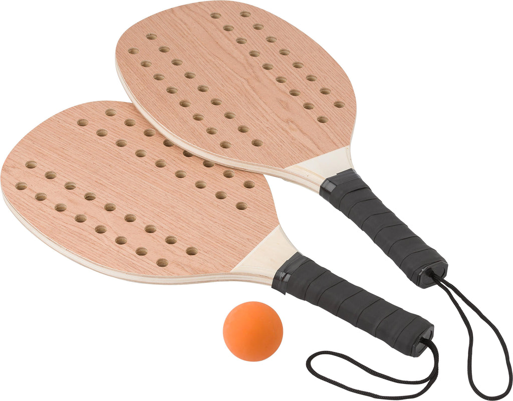 Setti, tennismaila ja pallo