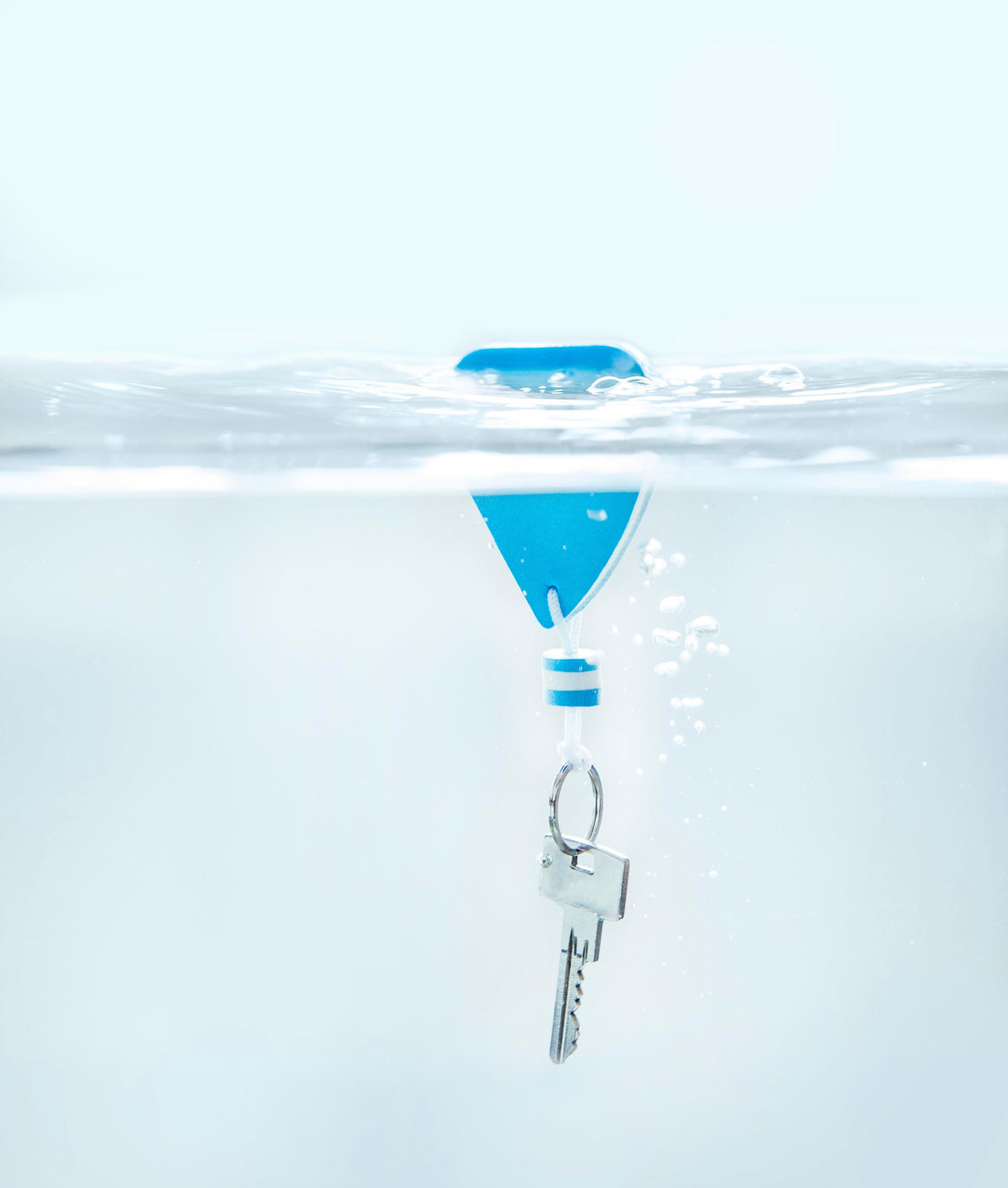 Floating EVA key ring in the shape of a sailing boat